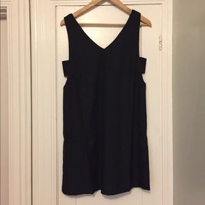 Dee elly LBD cut out black dress v neck lined
